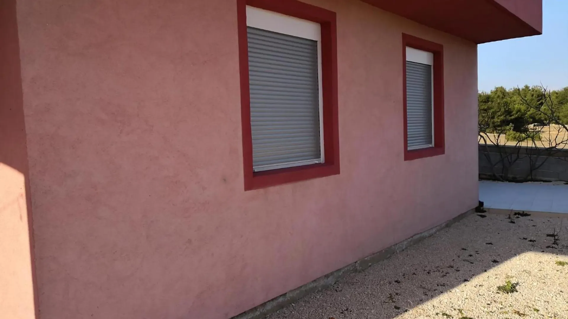 Gemuetliche Erdgeschosswohnung Ema Mit Terrasse Vir Apartmán